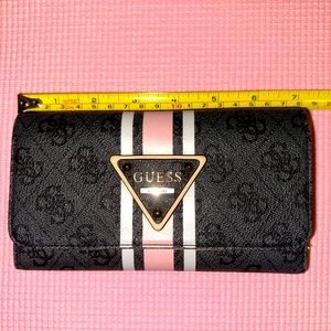 Guess Chic Clutch Wallet
